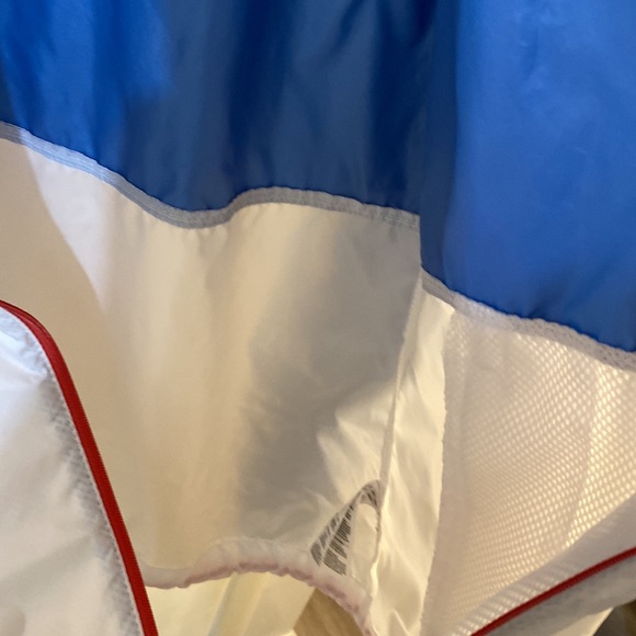 Columbia windbreaker in women’s size large - Picture 10 of 10